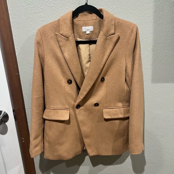 LOFT Jackets & Blazers - LOFT Camel Wool-Blend Coat Size 6 EUC Chic Going Out or Office